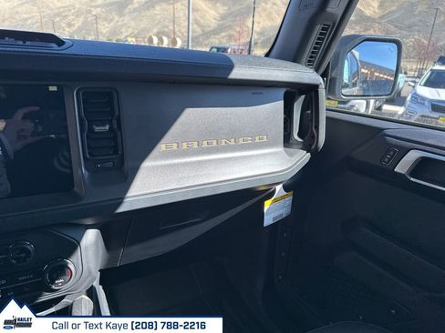 New 2025 Ford Bronco Badlands w/ Sasquatch Package AWD/4WD image 53