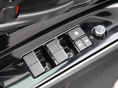 Used 2025 Toyota bZ4X AWD image 16