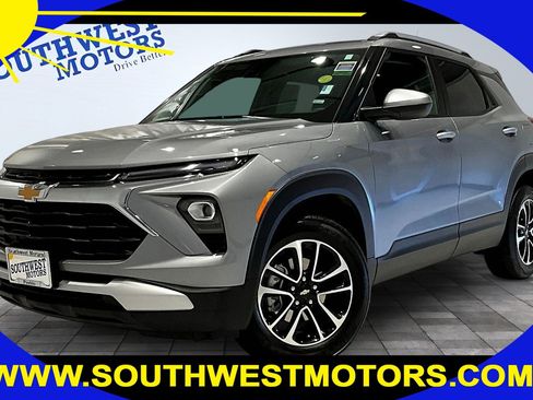 Used 2025 Chevrolet TrailBlazer LT AWD/4WD image 1