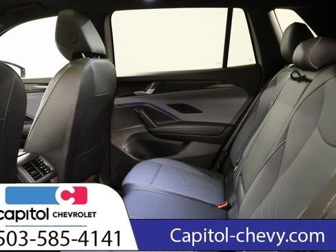 Used 2025 Volkswagen Tiguan SE R-Line image 29