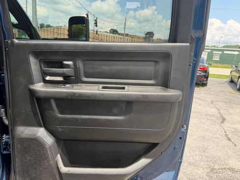 Used 2022 RAM 2500 Tradesman w/ Chrome Appearance Group RWD image 11