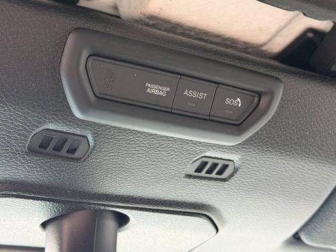 Used 2019 Jeep Wrangler Unlimited Sahara w/ Uconnect 4C Nav & Sound Group AWD/4WD image 35