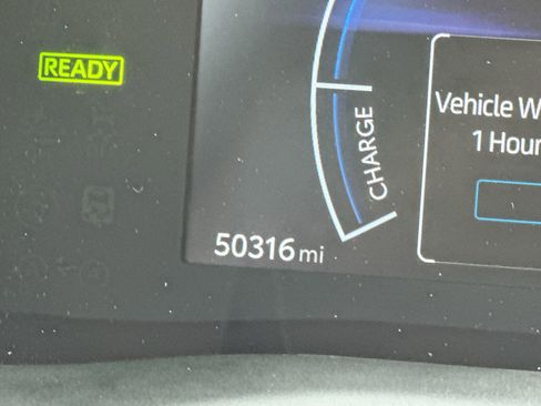 Used 2025 Toyota Camry SE image 15