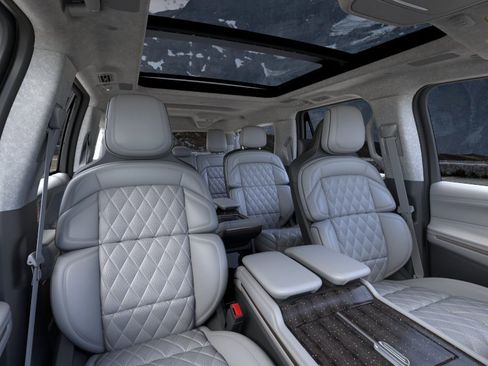 New 2026 Lincoln Navigator L Black Label AWD/4WD image 10