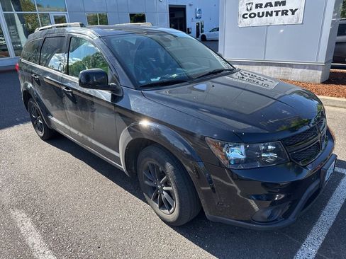 Used 2019 Dodge Journey SE w/ Connectivity Group FWD image 1