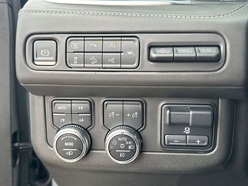Certified 2024 GMC Yukon Denali Ultimate image 19