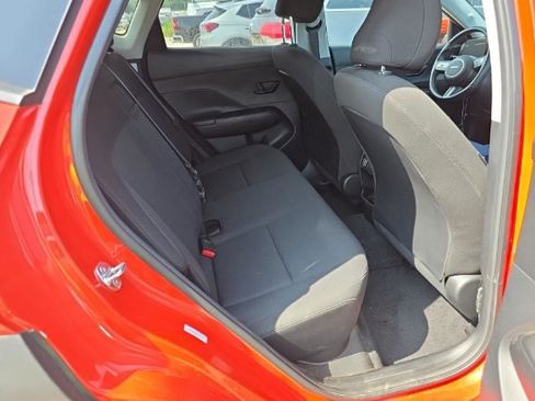 Used 2025 Hyundai Kona SEL FWD image 8