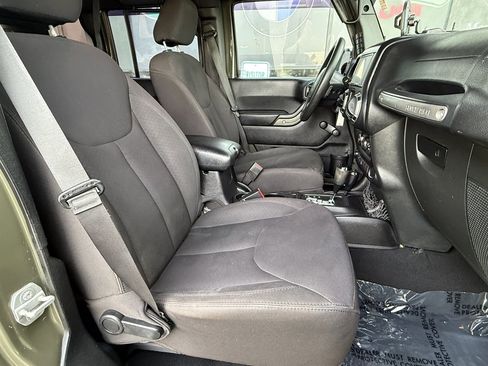 Used 2015 Jeep Wrangler Unlimited Sport image 13