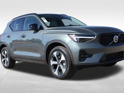 New 2026 Volvo XC40 B5 Plus w/ Protection Package Premier