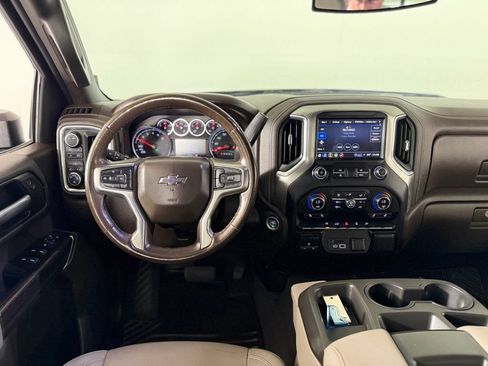 Used 2021 Chevrolet Silverado 1500 LT w/ Convenience Package II AWD/4WD image 17