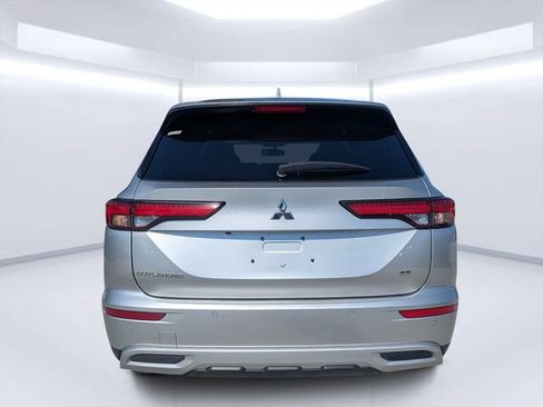 Used 2024 Mitsubishi Outlander SE FWD image 4