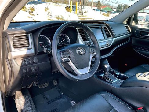 Used 2019 Toyota Highlander Limited image 18