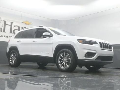 Used 2020 Jeep Cherokee Latitude Plus w/ Comfort/Convenience Group AWD/4WD image 2