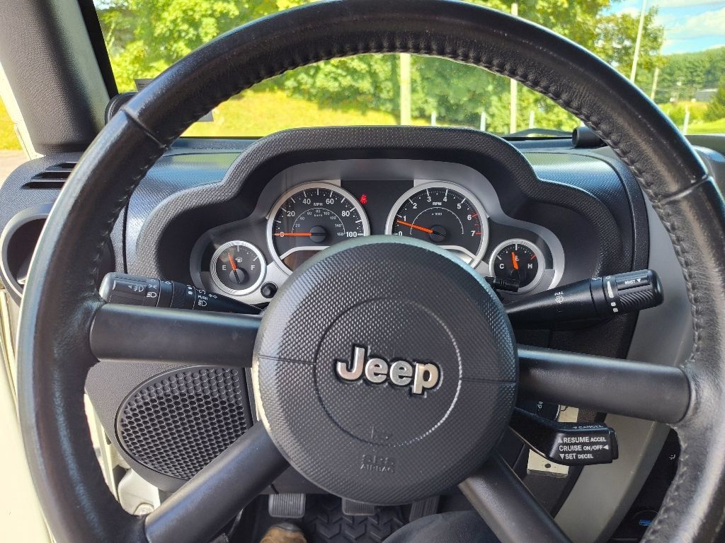 Used 2009 Jeep Wrangler Rubicon w/ PWR Convenience Group AWD/4WD image 16