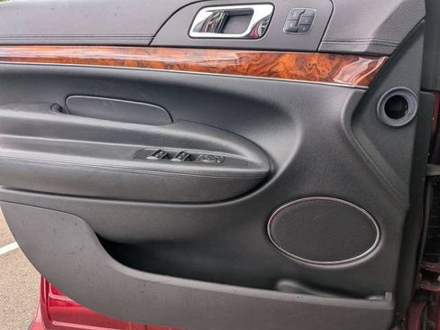 Used 2018 Lincoln MKT AWD image 15