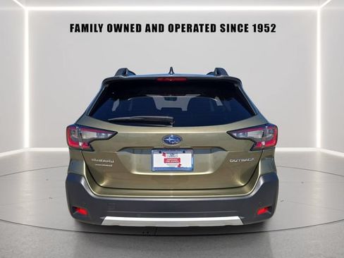 Certified 2025 Subaru Outback Limited w/ Tech Package 3 AWD/4WD image 4