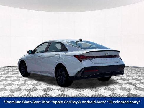 Used 2026 Hyundai Elantra Sport FWD image 7