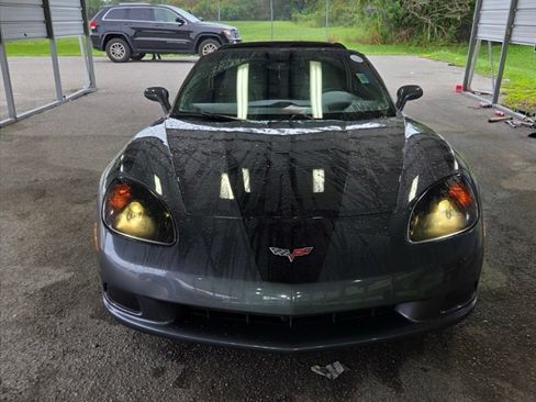 Used 2010 Chevrolet Corvette Coupe w/ 1LT RWD image 3