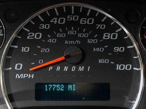 Used 2023 GMC Savana 2500 w/ Driver Convenience Package image 10