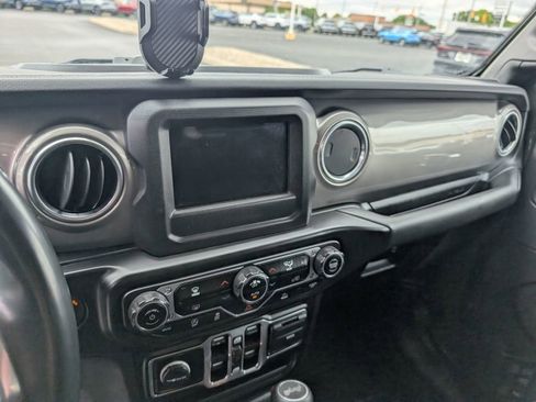 Used 2021 Jeep Wrangler Unlimited Sahara AWD/4WD image 18