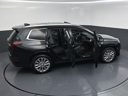 Used 2020 Cadillac XT6 Premium Luxury AWD/4WD image 23