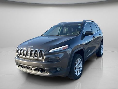 Used 2018 Jeep Cherokee Latitude Plus image 9