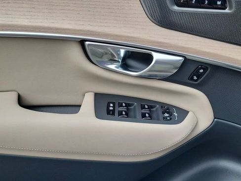 New 2026 Volvo XC90 T8 Plus image 10