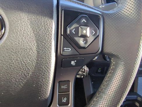 Used 2021 Toyota Tacoma TRD Off-Road image 12