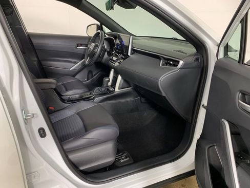 Used 2024 Toyota Corolla Cross AWD Hybrid w/ Convenience Package image 38
