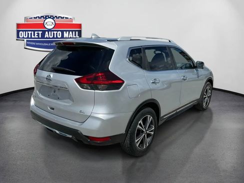 Used 2018 Nissan Rogue SL FWD image 3
