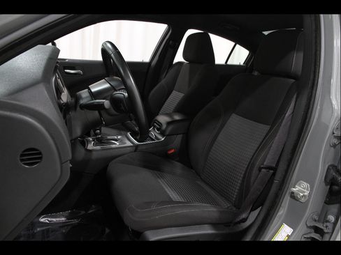 Used 2023 Dodge Charger SXT RWD image 5