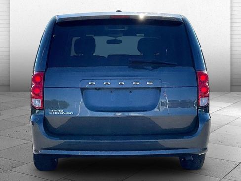 Used 2017 Dodge Grand Caravan SE FWD image 3