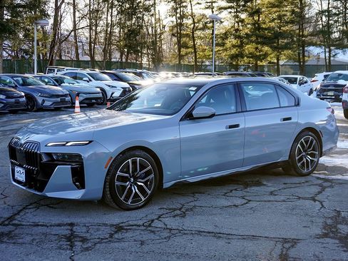 Used 2023 BMW 760i xDrive w/ Parking Assistance Package image 13