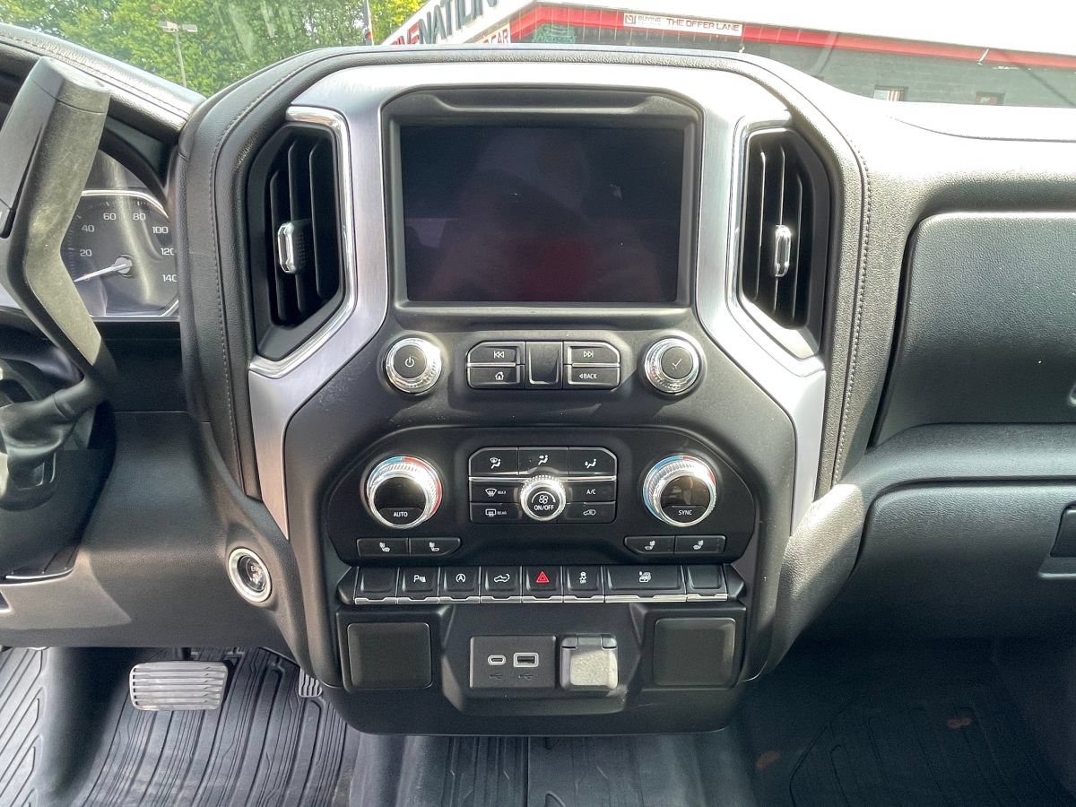 Used 2021 GMC Sierra 1500 Elevation w/ LPO, Elevation Black Package AWD/4WD image 13