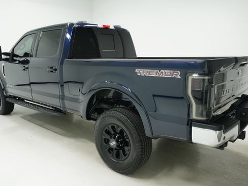 Used 2021 Ford F250 Lariat w/ Tremor Off-Road Package AWD/4WD image 4