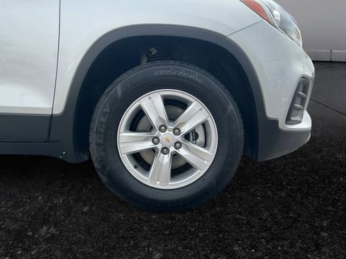 Used 2021 Chevrolet Trax LT AWD/4WD image 24