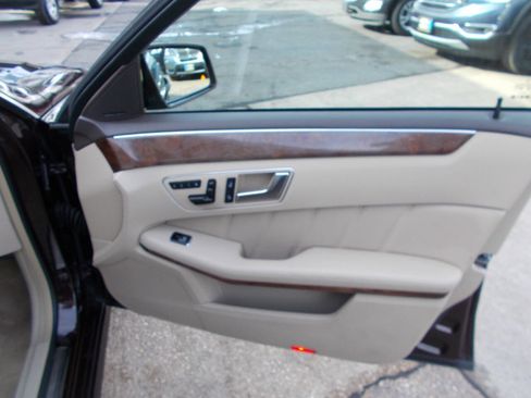 Used 2013 Mercedes-Benz E 350 4MATIC Wagon image 18