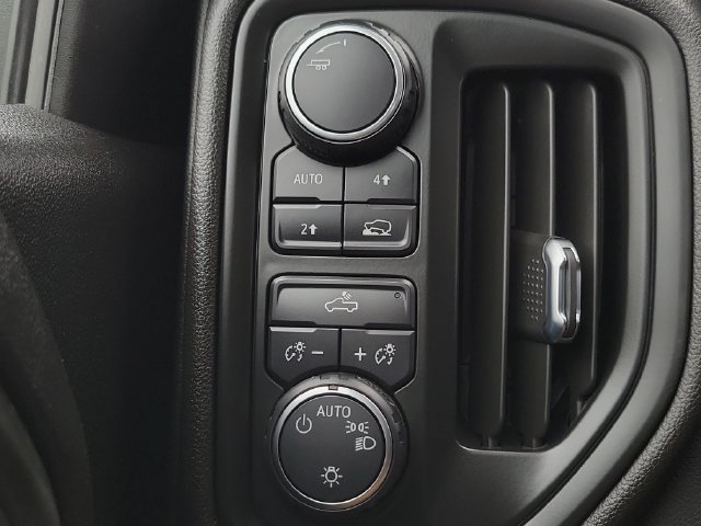 Used 2024 Chevrolet Silverado 1500 Custom AWD/4WD image 33