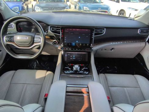 Used 2023 Jeep Grand Wagoneer Series II w/ Premium Group II image 16