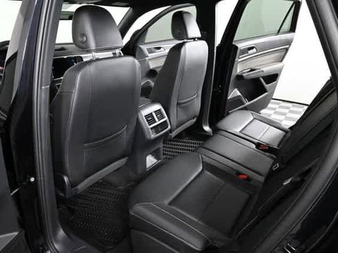 Certified 2023 Volkswagen Atlas Cross Sport SE w/ Black Wheel Package image 16
