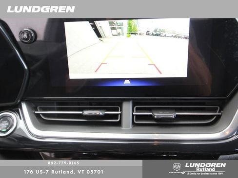 Used 2024 Chevrolet Trax ACTIV w/ Driver Confidence Package FWD image 3