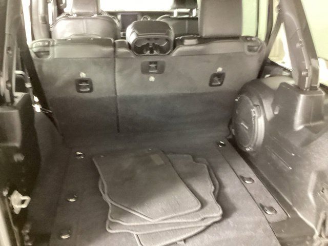 Used 2020 Jeep Wrangler Unlimited Sahara AWD/4WD image 28