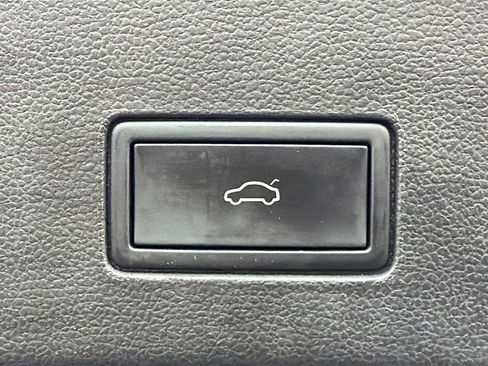 Used 2024 Volkswagen Atlas Cross Sport SEL image 12