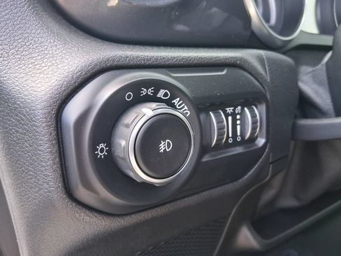 Certified 2021 Jeep Wrangler Unlimited Sahara AWD/4WD image 27