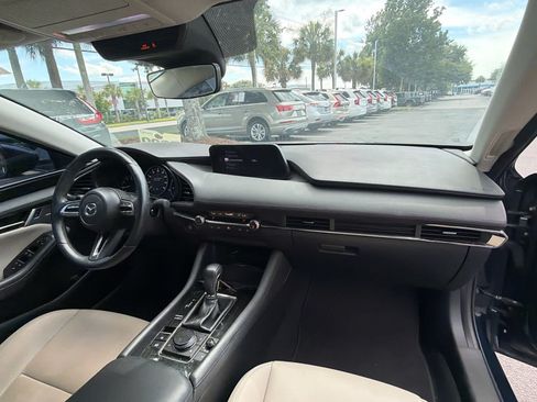 Used 2019 MAZDA MAZDA3 Sedan w/ Preferred Package FWD image 19