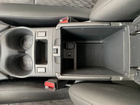 Used 2018 Nissan Rogue SV AWD/4WD image 23