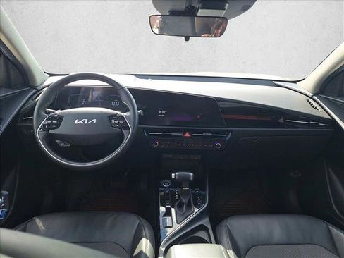 Used 2024 Kia Niro EX FWD image 16