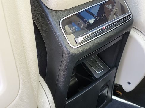 Used 2022 Mercedes-Benz GLS 450 4MATIC image 32