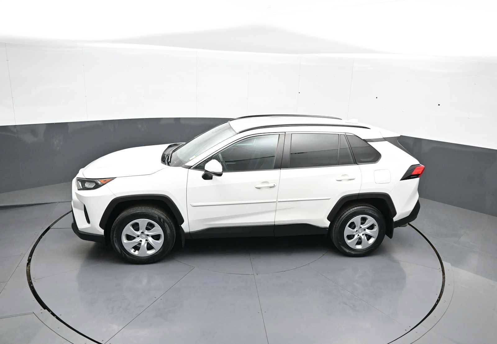 Used 2019 Toyota RAV4 LE w/ All Weather Liner Package AWD/4WD image 39