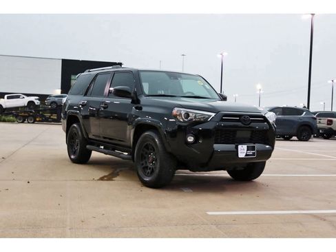 Used 2024 Toyota 4Runner SR5 image 4